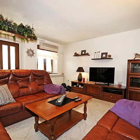 Casa Astrid Villa *